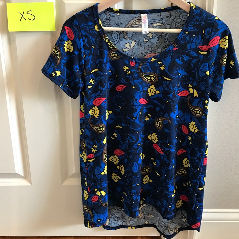 Xs Lularoe Classic T